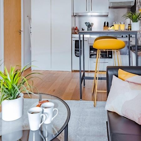 Classic Studio Apartment Cambridge  Bagian luar foto